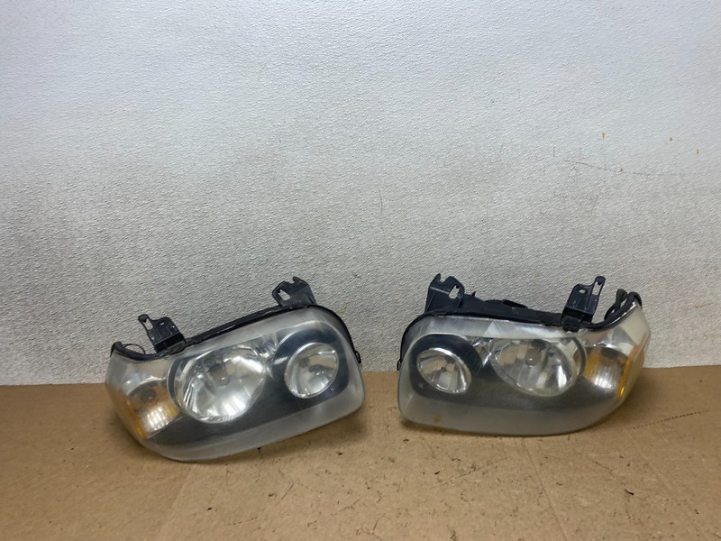 2005 to 2007 Ford Escape Headlights Left+Right Side Set Halogen W9037 DG
