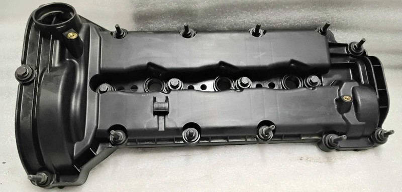 2014-2019 Dodge Ram 1500 EcoDiesel 3.0L Diesel LH Valve Cover 68229364AA