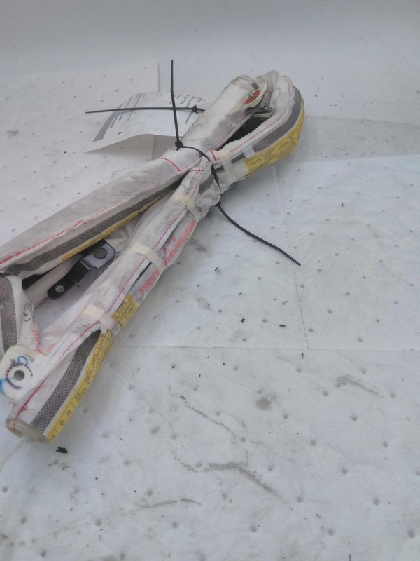 2015 Hyundai Veloster Curtain Air Bag Right Red 410737 Used 101K Miles