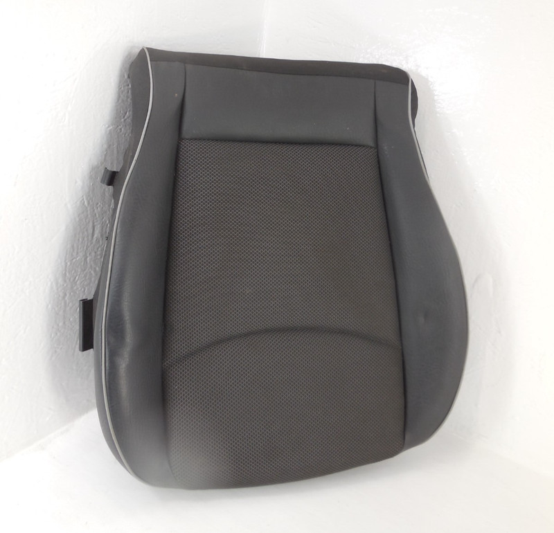 2016 2017 Fiat 500X Front Lower Bottom Seat Cushion Passenger Right OEM