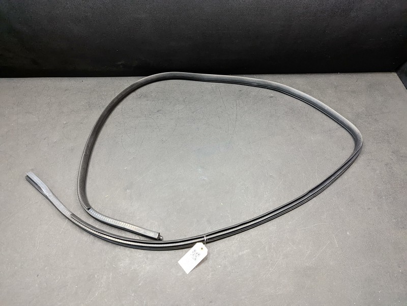 Front Right Door Body Weatherstrip 2017 Ford Explorer BB53-7820708-AK 2011- 2019