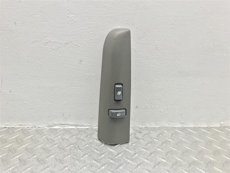 98-05 CHEVROLET S10 BLAZER PASSENGER FRONT WINDOW LOCK SWITCH GRAY OEM 15151362