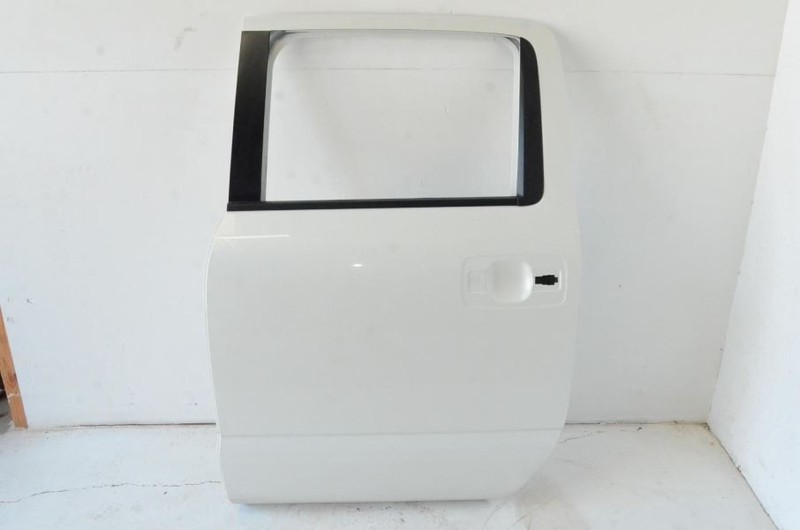 2017-2019 Nissan Titan 5.6L 4x4 Driver Left Rear White Door Shell