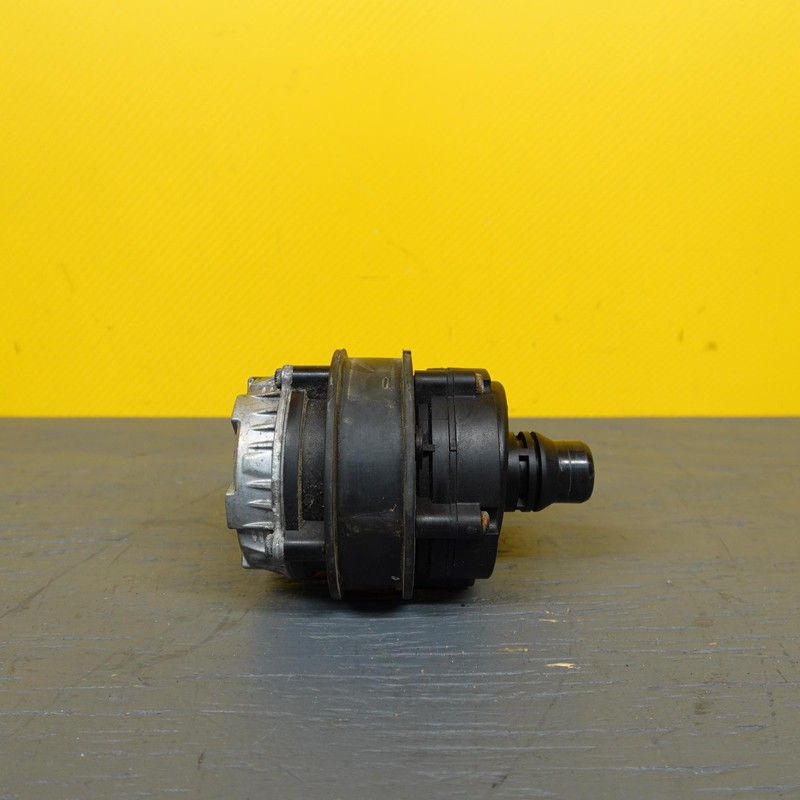 2015-2020 BMW M4 Auxiliary Coolant Water Pump 863795304 Oem (392024062) rh