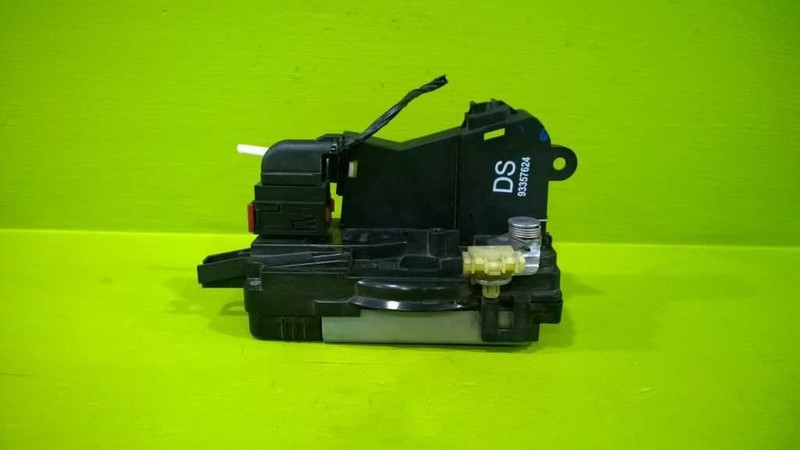 08 09 ASTRA SDN PASSENGER RIGHT FRONT DOOR LOCK LATCH OEM 3190-28