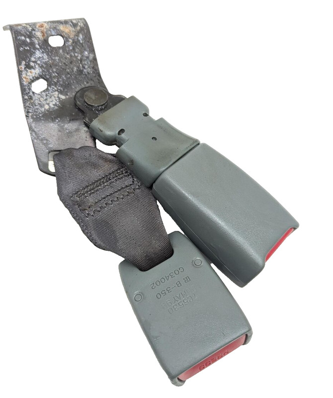 1998 1999 2000 LEXUS LS400 REAR SEAT BELT BUCKLES