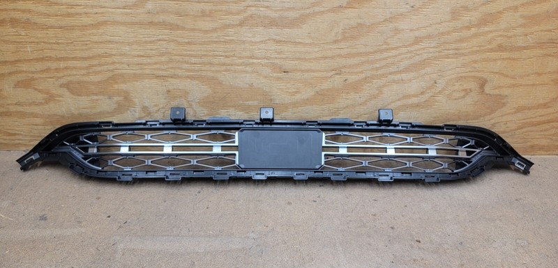 2020 2021 2022 Hyundai Palisade Front Bumper Lower Grille p/n 865a1-s8100 OEM