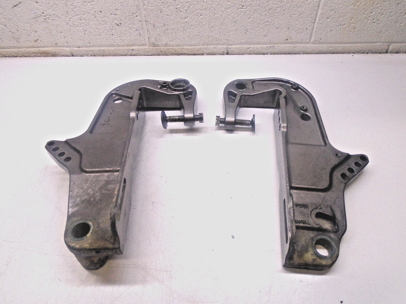 F5 Nissan Bracket Clamp 3AEQ77212-0 left 3AEQ77211-0 right 30hp 4 stroke outbrd
