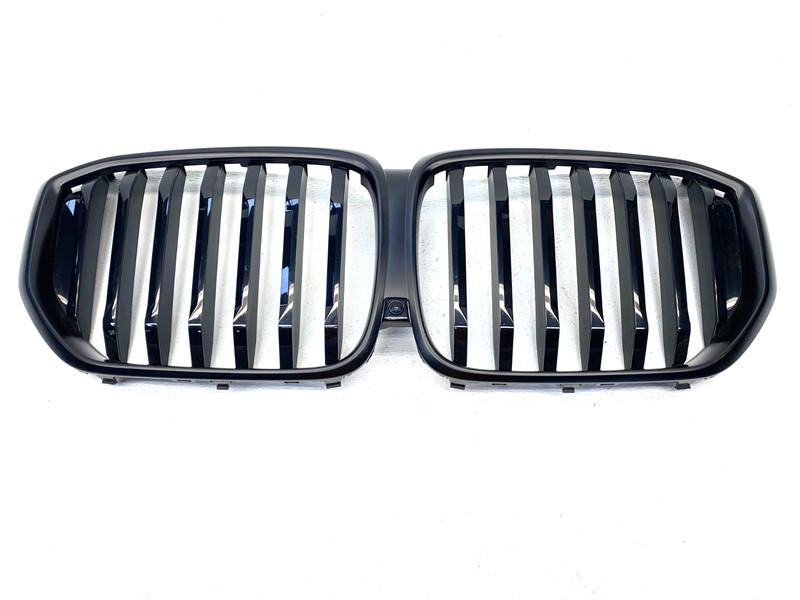 19-23 BMW G05 X5 FRONT BUMPER GRILLE COVER TRIM W/ CAMERA