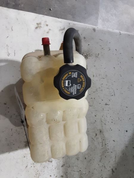 Coolant Reservoir Classic Style Fits 99-07 SIERRA 2500 PICKUP 3329152