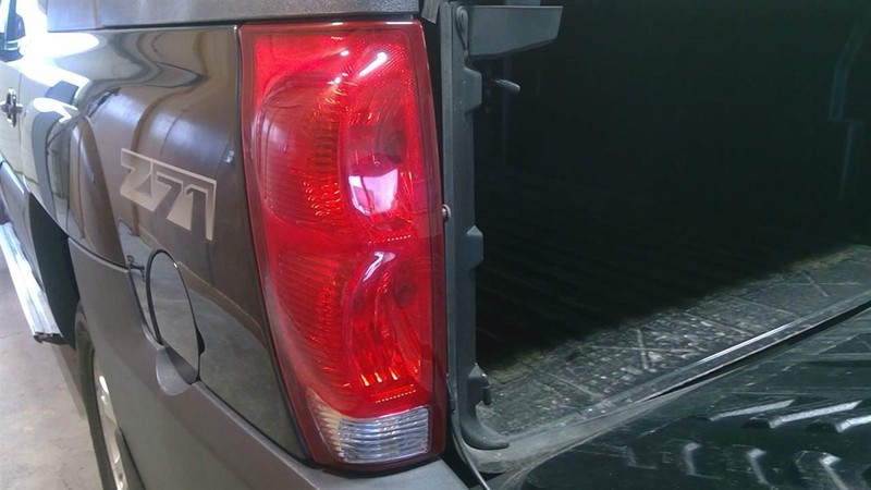 Driver Left Tail Light Fits 02-06 AVALANCHE 1500 3435542