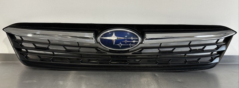 2020 - 2023 Subaru Impreza Front Upper Grille Assembly - Black/Chrome 91122Fl22A
