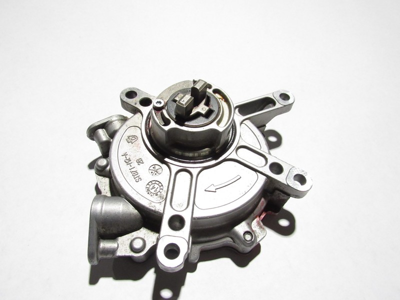 Mercedes E350 W212 3.5L RWD Engine Motor Vacuum Pump 10-16 ;:O