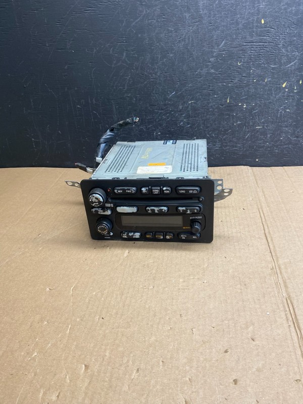 2003 - 2008 Pontiac Vibe GMC 6 Disc AM FM Radio Player Receiver AE4383 DG