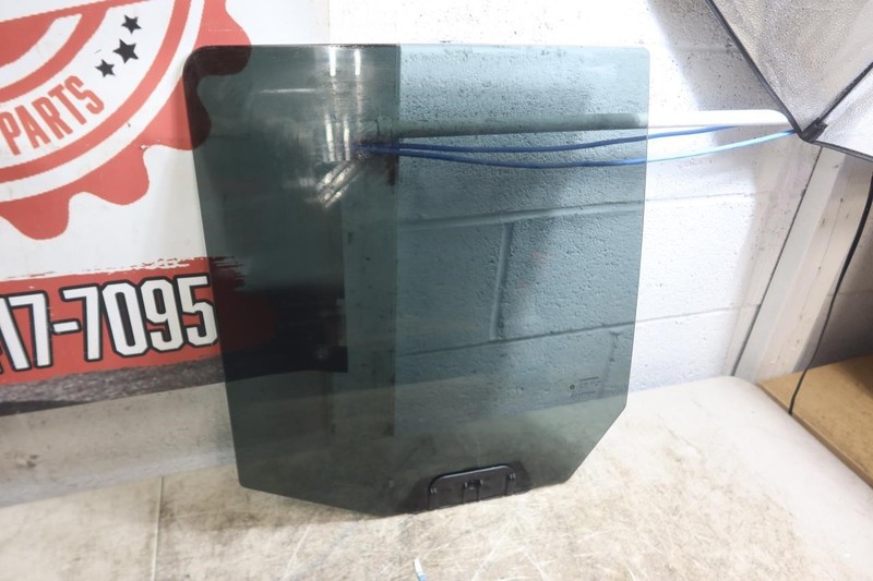 2007-2018 Jeep Wrangler JK OEM Rear Left Driver Door Window Glass 55395733