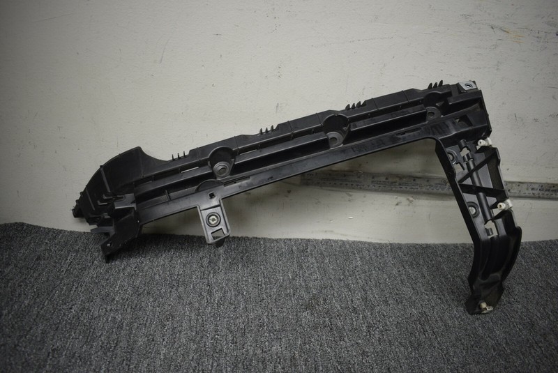 LAND ROVER VOGUE BUMPER BRACKET RIGHT SIDE FACTORY OEM