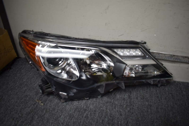 2013-2015 TOYOTA RAV4 HEADLIGHT RIGHT SIDE FACTORY OEM