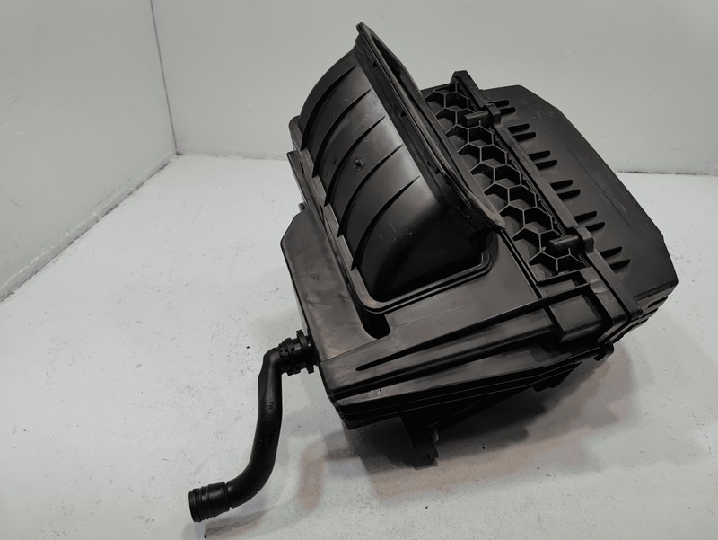 2018-2023 Volkswagen Atlas SE Air Intake Cleaner Filter Box OEM