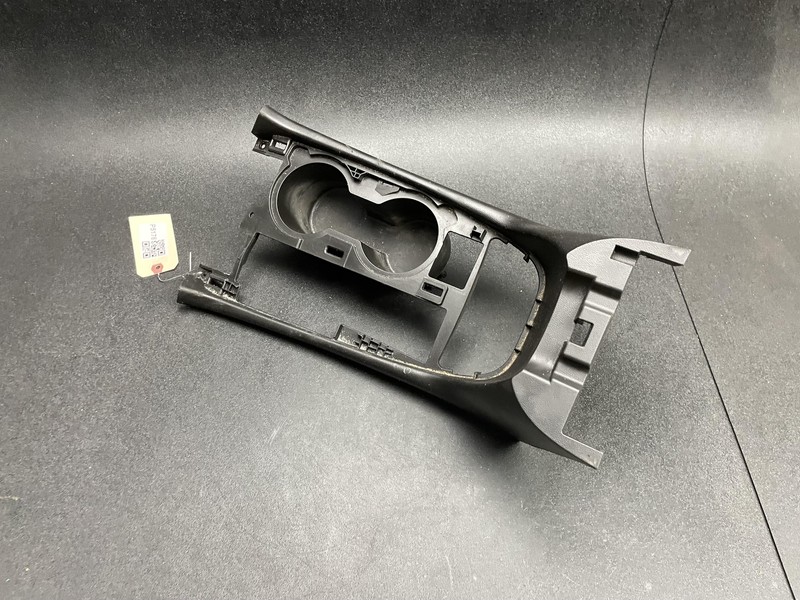 Center Console Upper Trim Panel 2019 Chevrolet Equinox 84500344 2018 - 2023 X