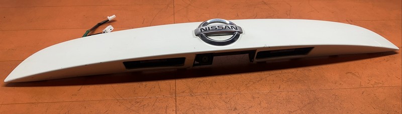 11 - 12 NISSAN JUKE REAR TRUNK LID HATCH CAMERA FINISH PANEL TRIM MOULDING White