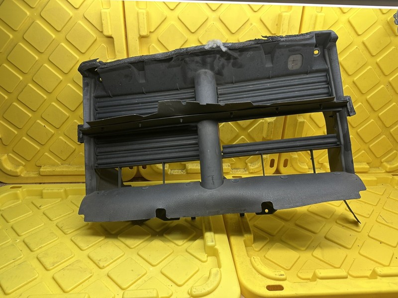 2019RAM 1500DS RADIATOR SUPPORT ACTIVE AIR GRILLE SHUTTER MOTOR OEM