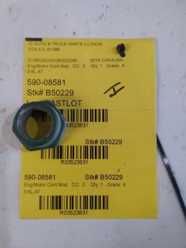 Engine ECM Electronic Control Module Fits 16-20 CARAVAN 3523831