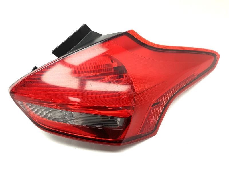 Right Passenger Side Tail Light Fits 2015-2018 Ford Focus Hatchback 83973