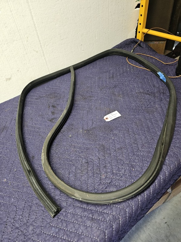 2013-2016 FORD ESCAPE Rear Passenger Right SIDE DOOR WEATHERSTRIP RUBBER SEAL
