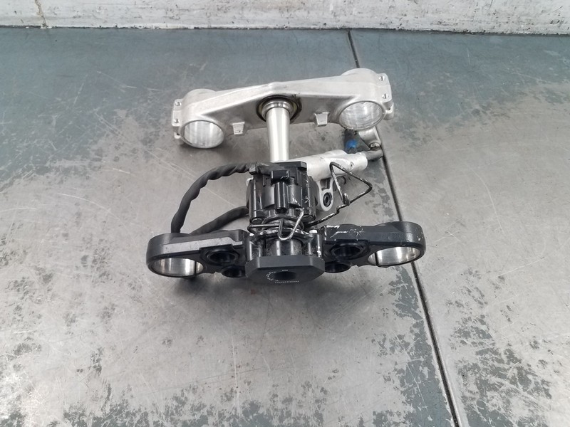 2022 23 24 Suzuki Hayabusa Triple Tree / Ignition - No Key / Stabilizer #0198 G1