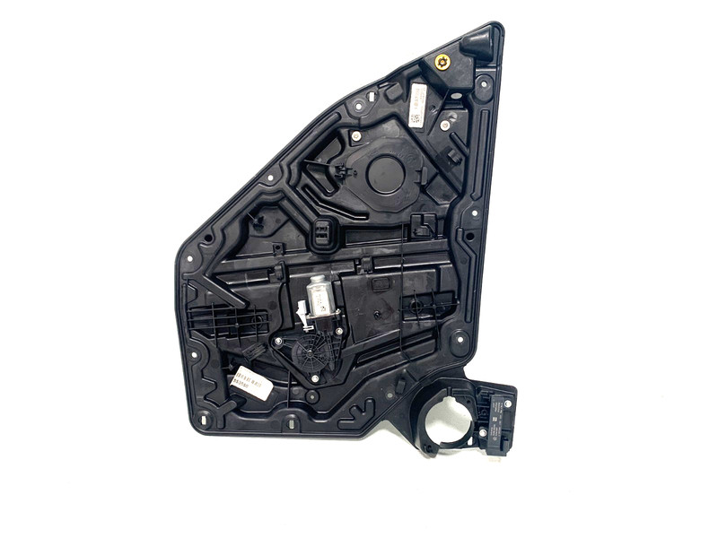 15-22 CHRYSLER 300 REAR LEFT SIDE DOOR WINDOW REGULATOR CARRIER PLATE OEM #A0.20