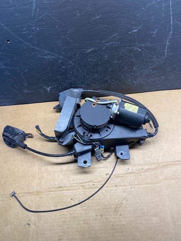 2007-2014 Kia Sedona Right Electric Power Sliding Door Motor Regulator AD7369
