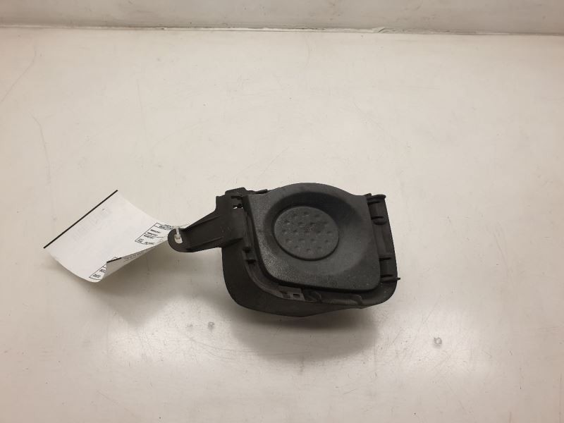 10-11 TOYOTA PRIUS PASSENGER SIDE FOG LIGHT COVER