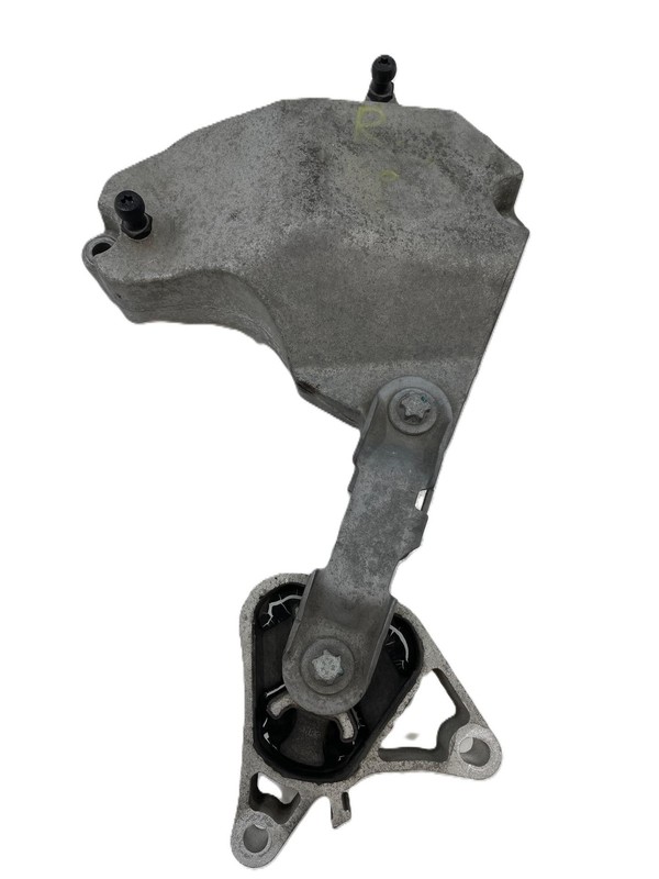 2019 Infinity QX30 RH Passenger Engine Frame Mount W/ Hardware A2702230002 OEM