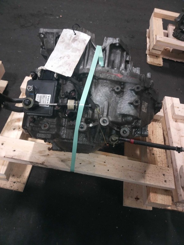 2017 Volvo XC60 Automatic Transmission Assembly 4WD OEM 116K Miles Silver