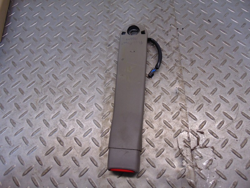 2003-2006 GMC Denali XL Front Passenger Seat Buckle Only