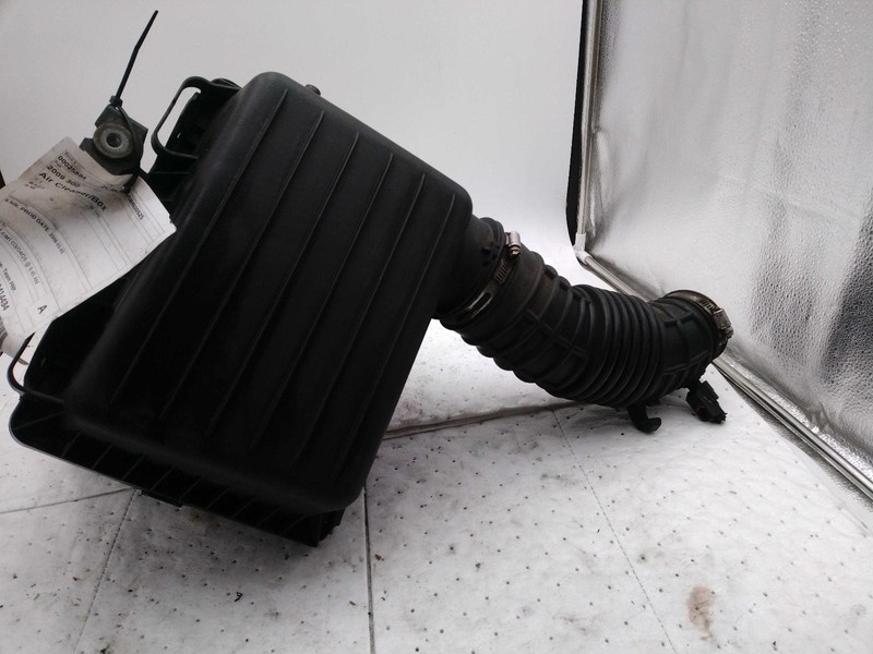 Used Air Cleaner Assembly fits: 2009 Chrysler 300 3.5 Grade B