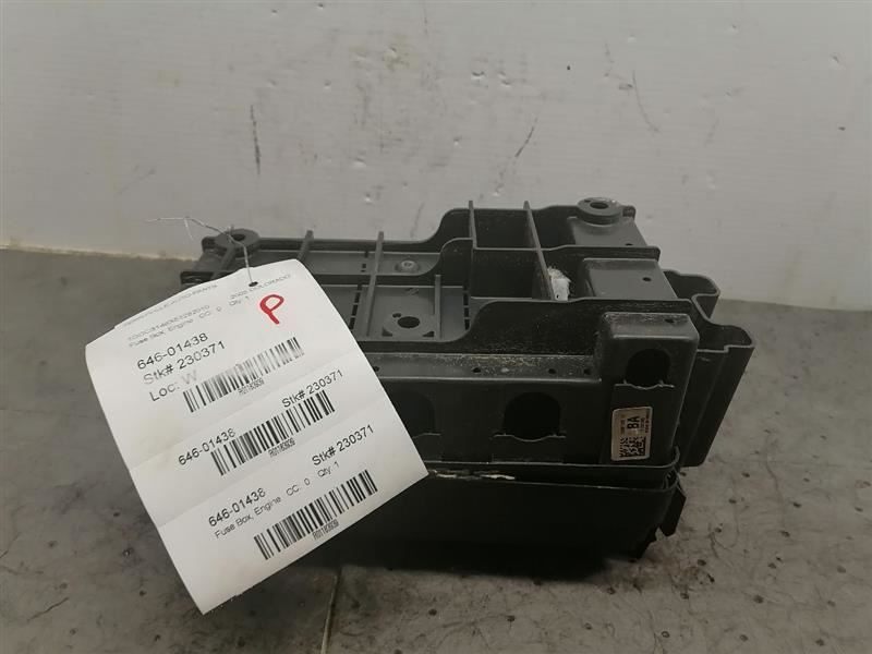 Fuse Junction Box Engine Fits 04-06 CANYON 1183939