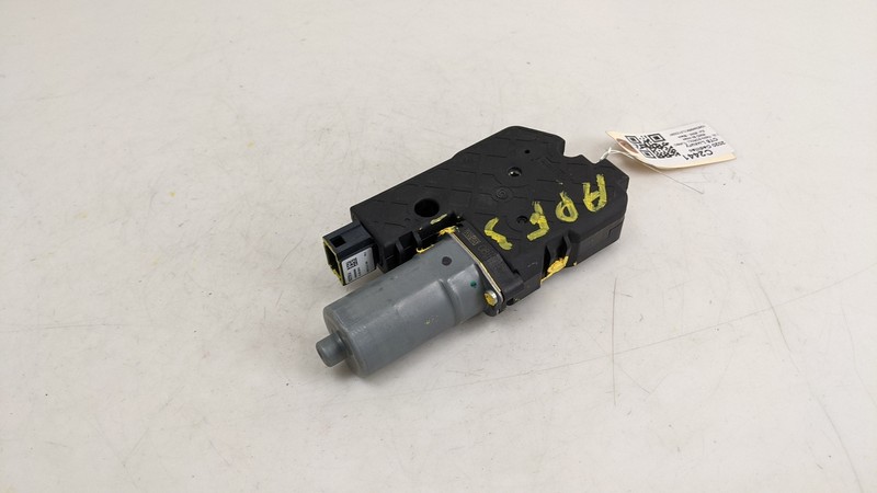 Sunroof Sunshade Motor 2020 Cadillac CT5 9527391A / 08735684E