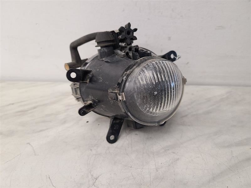 Corner/Park Light Fog-driving Sedan Canada Market Fits 02-05 BMW 320i 557500