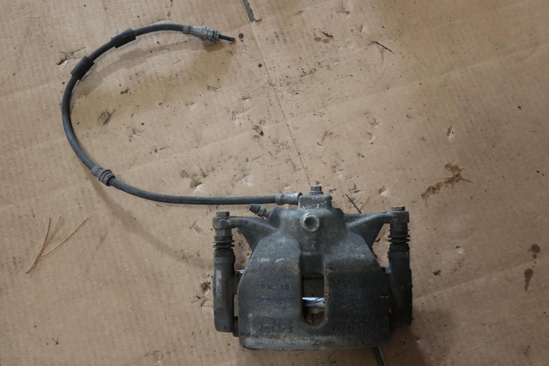2015-2019 VW VOLKSWAGEN GOLF HATCH BASE FRONT RIGHT PASSENGER BRAKE CALIPER OEM