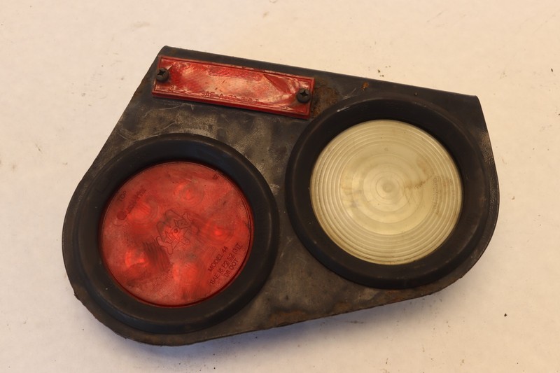 2006-2015 PETERBILT 386 REAR LEFT SIDE TAIL LIGHT STOP LAMP 16-06449L OEM