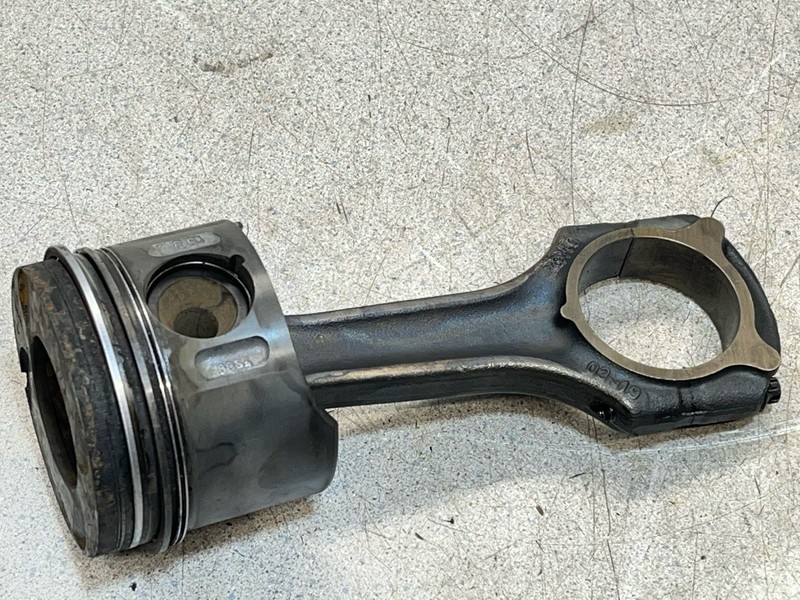 04-06 Dodge Mercedes SprinterT1N 2.7L OM647 Engine Piston Connecting Rod