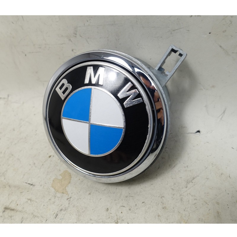 04-10 BMW E63 E64 6-Series E86 Trunk Emblem with Lock Latch Handle OEM *NO KEY*