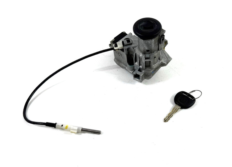 2003-2006 Silverado Tahoe Sierra Avalanche 1500 Ignition Switch w/ Key OEM