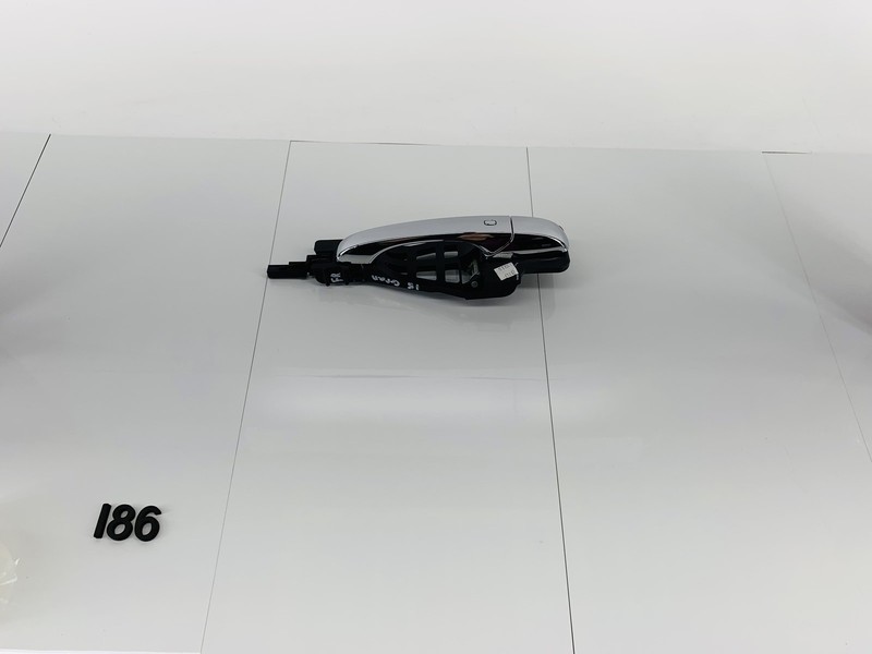 11-21 JEEP GRAND CHEROKEE FRONT RIGHT SIDE EXTERIOR DOOR HANDLE & BRACKET OEM