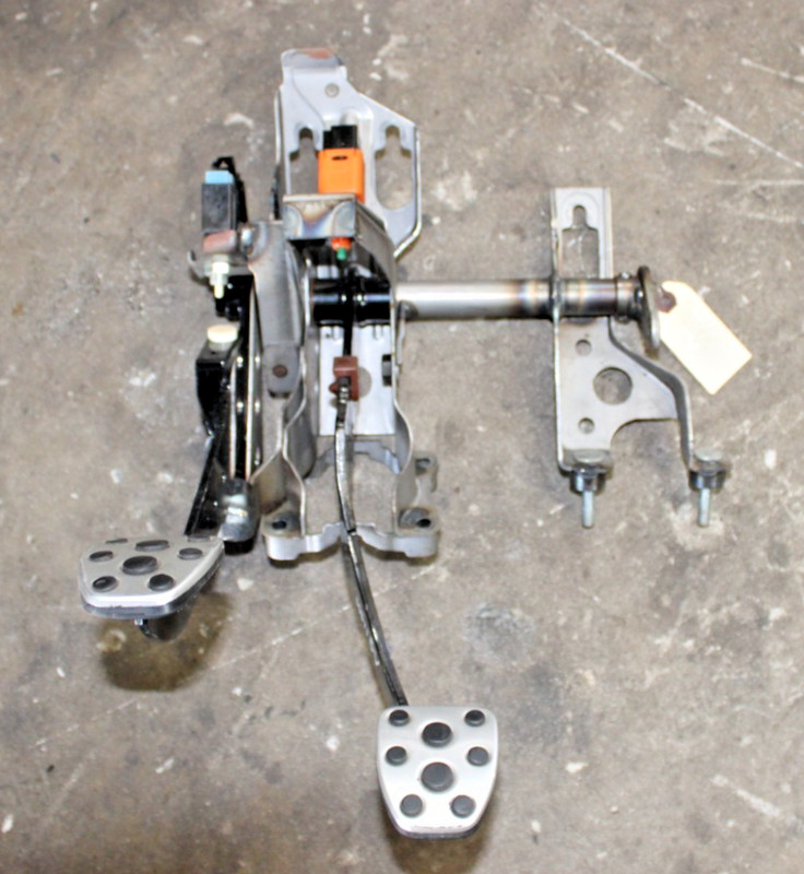 2015-2019 SUBARU WRX STI Brake & Clutch Pedal Assembly OEM 15-19
