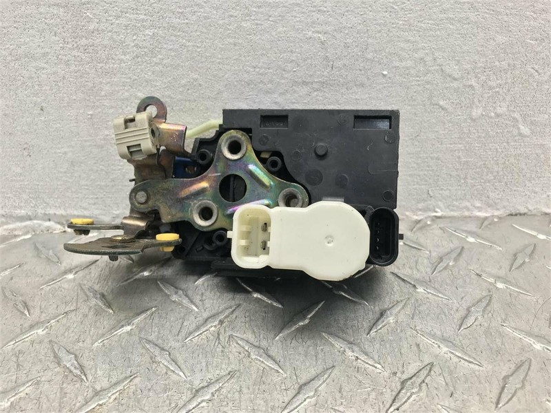 2003 CHEVROLET TRAILBLAZER PASSENGER FRONT DOOR LATCH LOCK ACTUATOR OEM 16639868