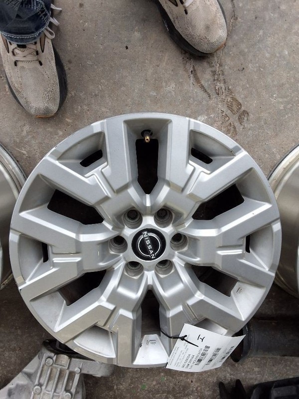 2022-2024 Nissan Frontier Wheel Rim 17x7-1/2 Alloy 6 Spoke Y Spoke Silver