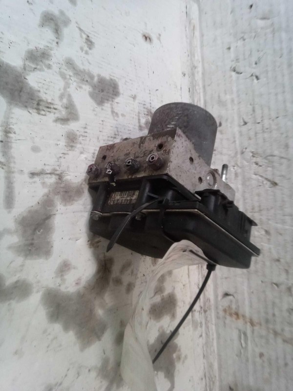 2012 Nissan Versa ABS Pump & Motor Assembly OEM 47660ZN93A 1.80L 70K Miles