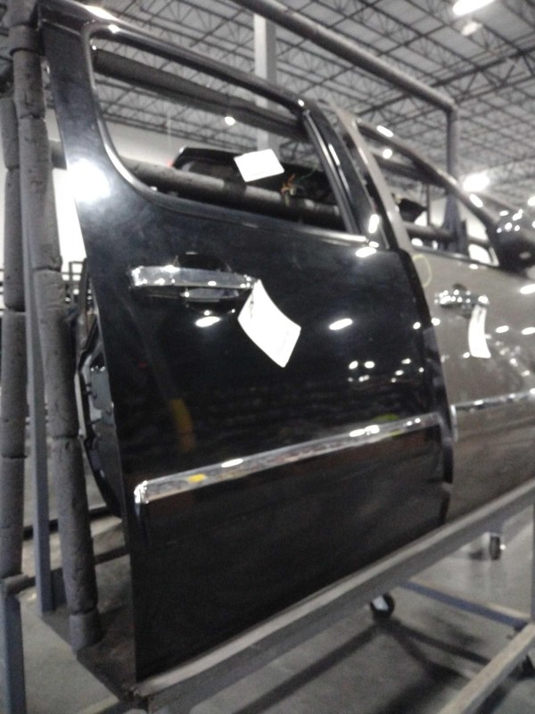 2010 Chevrolet Avalanche 1500 Right Rear Door Black 342894 Used Dents Dings
